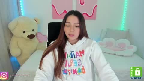 Snapshot of camila_ec2 chatting on 03.11.25 C A M I online show from 03.11.25