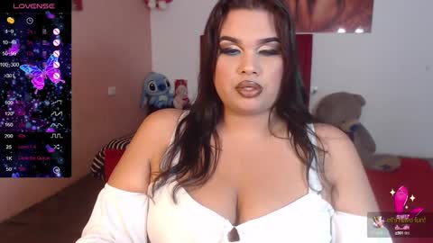 Snapshot of camila_fuenmayor chatting on 02.10.25 online show from 02.10.25