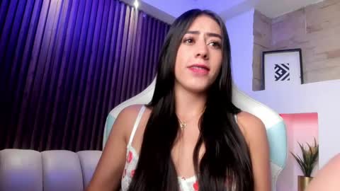 camila_martinez9 online show from 04.15.26