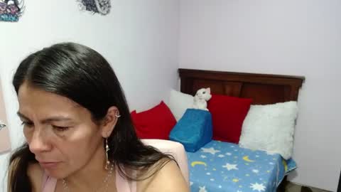 Camila Vargas online show from 07.04.26