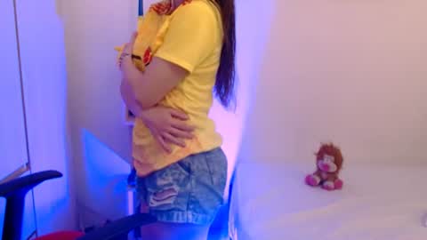 Snapshot of camila_ventura chatting on 06.18.26 Camila ventura online show from 06.18.26