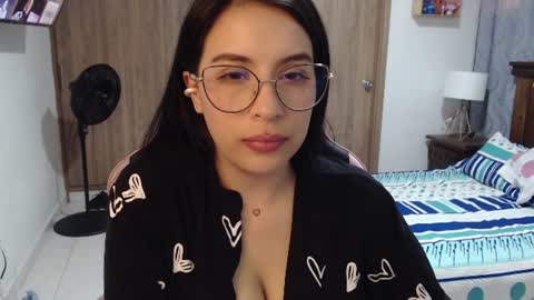 Snapshot of camilacarter chatting on 06.11.26 camilacarter online show from 06.11.26