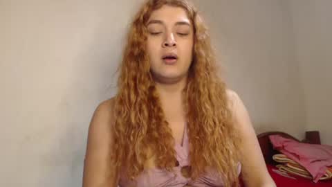 Snapshot of camilaht chatting on 06.25.26 camilaht online show from 06.25.26