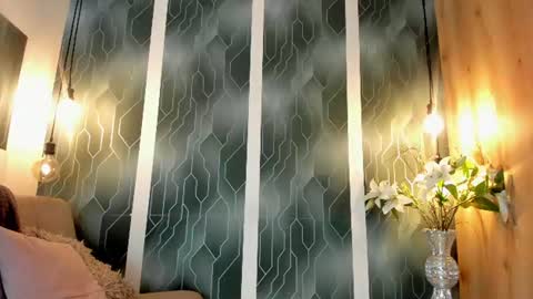 Snapshot of camilamanzurr chatting on 06.18.26 camila manzur online show from 06.18.26