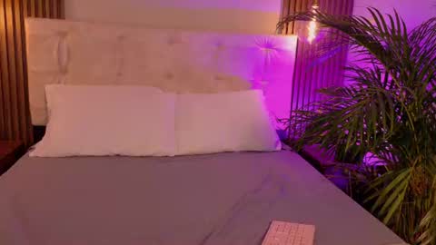 Snapshot of camilavelour chatting on 07.25.26 Camila Velour online show from 07.25.26