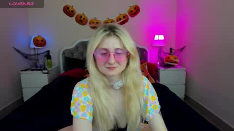 camilladreamer online show from 10.21.25