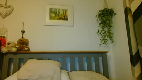 Camilla Jayne online show from 03.08.25