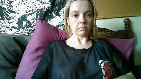 Snapshot of camille_deville chatting on 01.21.25 Camille Deville online show from 01.21.25