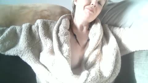 Snapshot of camille_deville chatting on 06.18.26 Camille Deville online show from 06.18.26