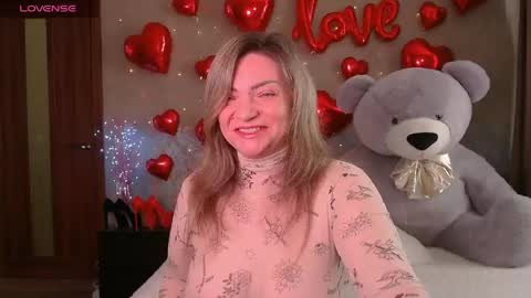 Snapshot of camille_game chatting on 04.22.26 Camille Game online show from 04.22.26