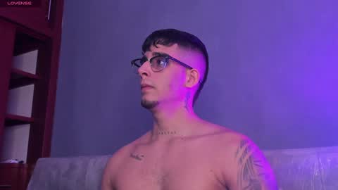 Snapshot of camilo_ospina_ chatting on 01.11.25 INDEPENDENT MODEL online show from 01.11.25