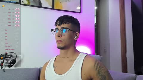 Snapshot of camilo_ospina_ chatting on 01.24.25 INDEPENDENT MODEL online show from 01.24.25
