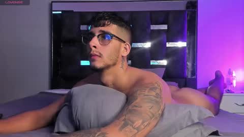 Snapshot of camilo_ospina_ chatting on 03.11.25 INDEPENDENT MODEL online show from 03.11.25