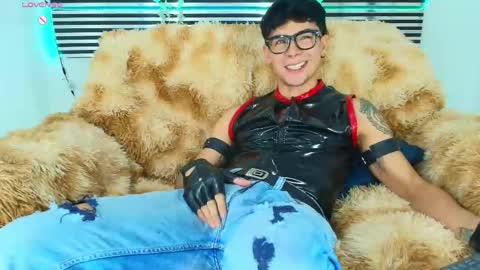 Snapshot of camilo_xcam chatting on 05.05.26 CAMILO online show from 05.05.26