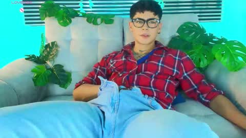 Snapshot of camilo_xcam chatting on 05.29.26 CAMILO online show from 05.29.26