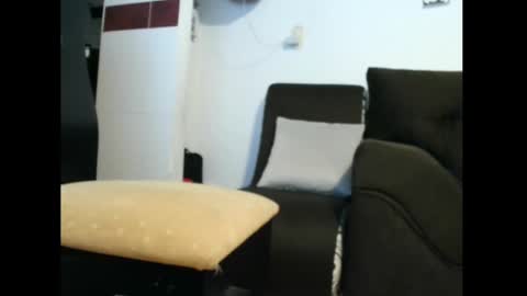 Snapshot of camiloex chatting on 12.04.24 Camilo online show from 12.04.24