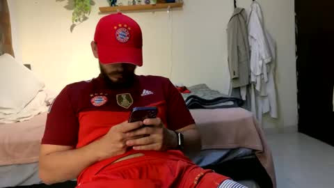 Snapshot of camiloex chatting on 02.03.25 Camilo online show from 02.03.25