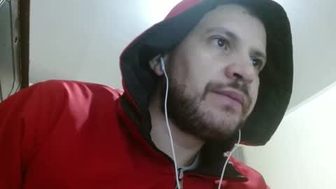 Snapshot of camiloking17 chatting on 01.25.25 camilo online show from 01.25.25