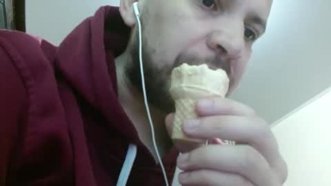 Snapshot of camiloking17 chatting on 01.26.25 camilo online show from 01.26.25