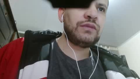 Snapshot of camiloking17 chatting on 01.28.25 camilo online show from 01.28.25