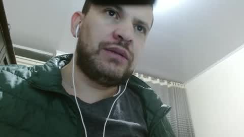 Snapshot of camiloking17 chatting on 01.28.25 camilo online show from 01.28.25