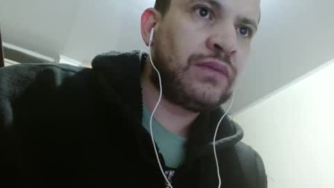 Snapshot of camiloking17 chatting on 02.01.25 camilo online show from 02.01.25