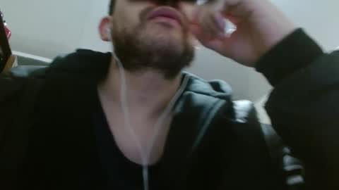 Snapshot of camiloking17 chatting on 02.04.25 camilo online show from 02.04.25