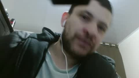 Snapshot of camiloking17 chatting on 02.05.25 camilo online show from 02.05.25