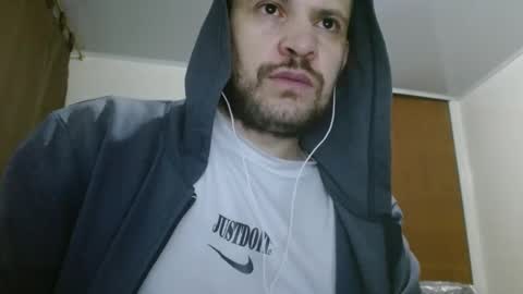 Snapshot of camiloking17 chatting on 02.08.25 camilo online show from 02.08.25