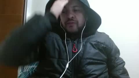 Snapshot of camiloking17 chatting on 02.13.25 camilo online show from 02.13.25