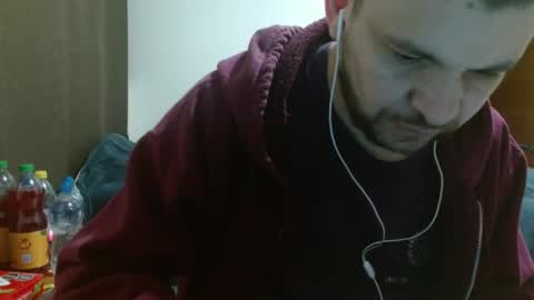 Snapshot of camiloking17 chatting on 02.15.25 camilo online show from 02.15.25