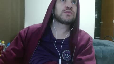 Snapshot of camiloking17 chatting on 02.15.25 camilo online show from 02.15.25