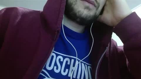 Snapshot of camiloking17 chatting on 03.10.25 camilo online show from 03.10.25