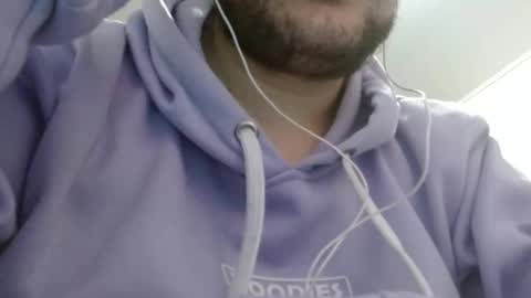 Snapshot of camiloking17 chatting on 09.18.25 camilo online show from 09.18.25