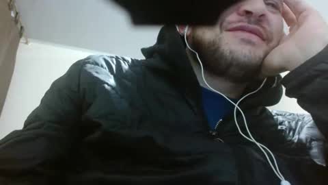 Snapshot of camiloking17 chatting on 09.21.25 camilo online show from 09.21.25