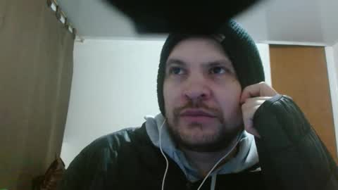 Snapshot of camiloking17 chatting on 11.24.25 camilo online show from 11.24.25