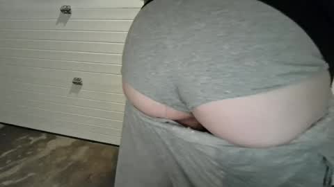 Snapshot of cammyman6900 chatting on 05.16.26 cammyman6900 online show from 05.16.26