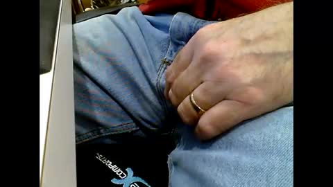 Snapshot of can1cum4u chatting on 01.02.25 can1cum4u online show from 01.02.25