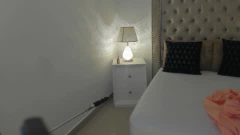 Candie  online show from 11.22.25