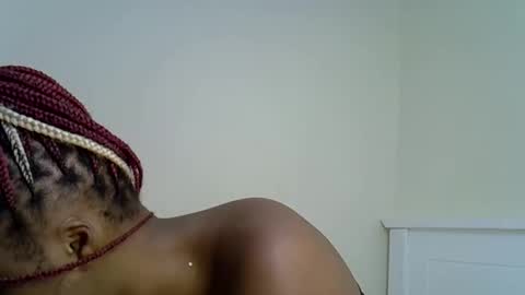 Snapshot of candiemaya chatting on 05.20.26 candiemaya online show from 05.20.26