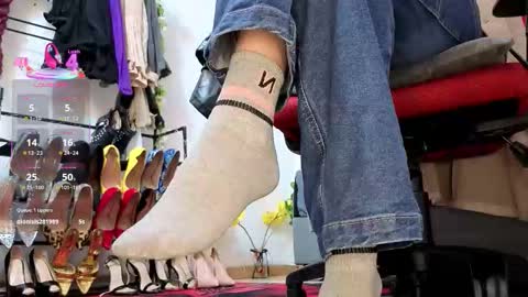 Candy FOLLOW ME online show from 01.11.26