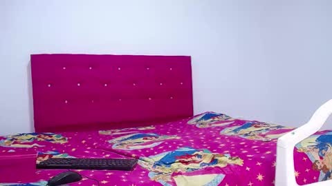 CANDY DUSTANO online show from 03.04.25