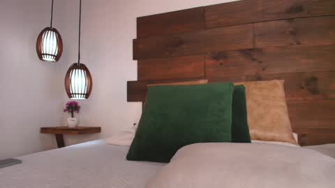 Jolie online show from 10.17.25