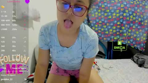 Snapshot of candy_val chatting on 09.18.25 candy_val online show from 09.18.25