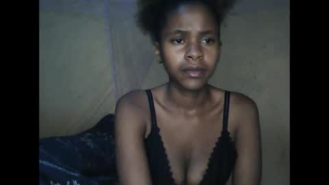 Snapshot of candybrown001 chatting on 09.15.25 candybrown001 online show from 09.15.25