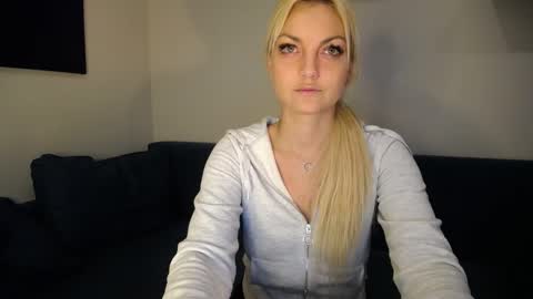 Snapshot of candycathc chatting on 02.23.25 candycathc online show from 02.23.25