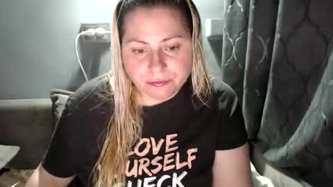 Laura online show from 10.11.25