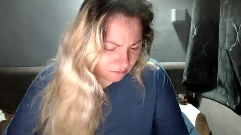 Laura online show from 12.21.25