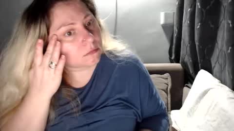 Laura online show from 04.07.26