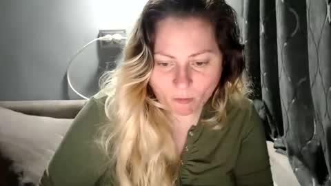 Laura online show from 04.14.26